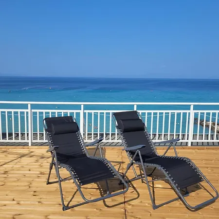 Sea Front Loft By Goldenland Apartmán Kallithea (Chalkidiki)